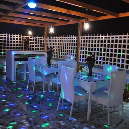 Omega Residency Hotel New Delhi Buitenkant foto